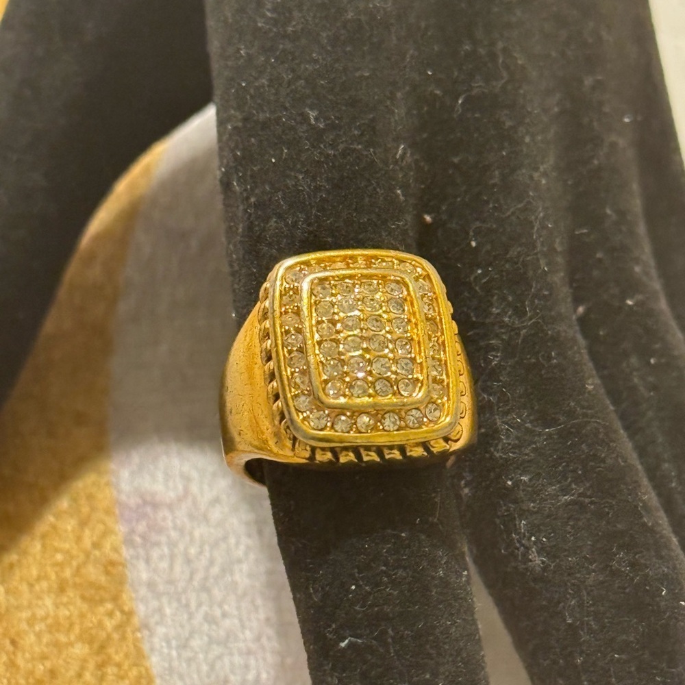 Gold  Ring with Crystal Accents Twisted Rope Design Stamped PL